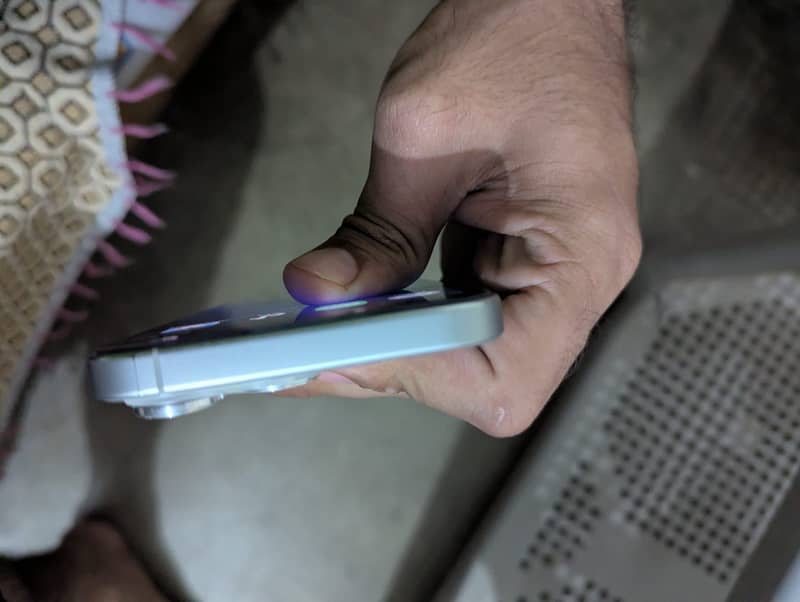 Apple iPhone 16 Pro Max 1