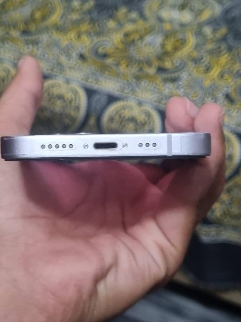 Apple iPhone 14 4