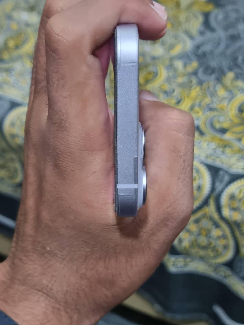 Apple iPhone 14 5
