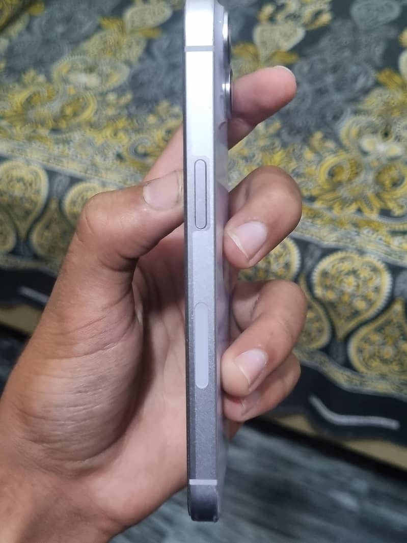Apple iPhone 14 7