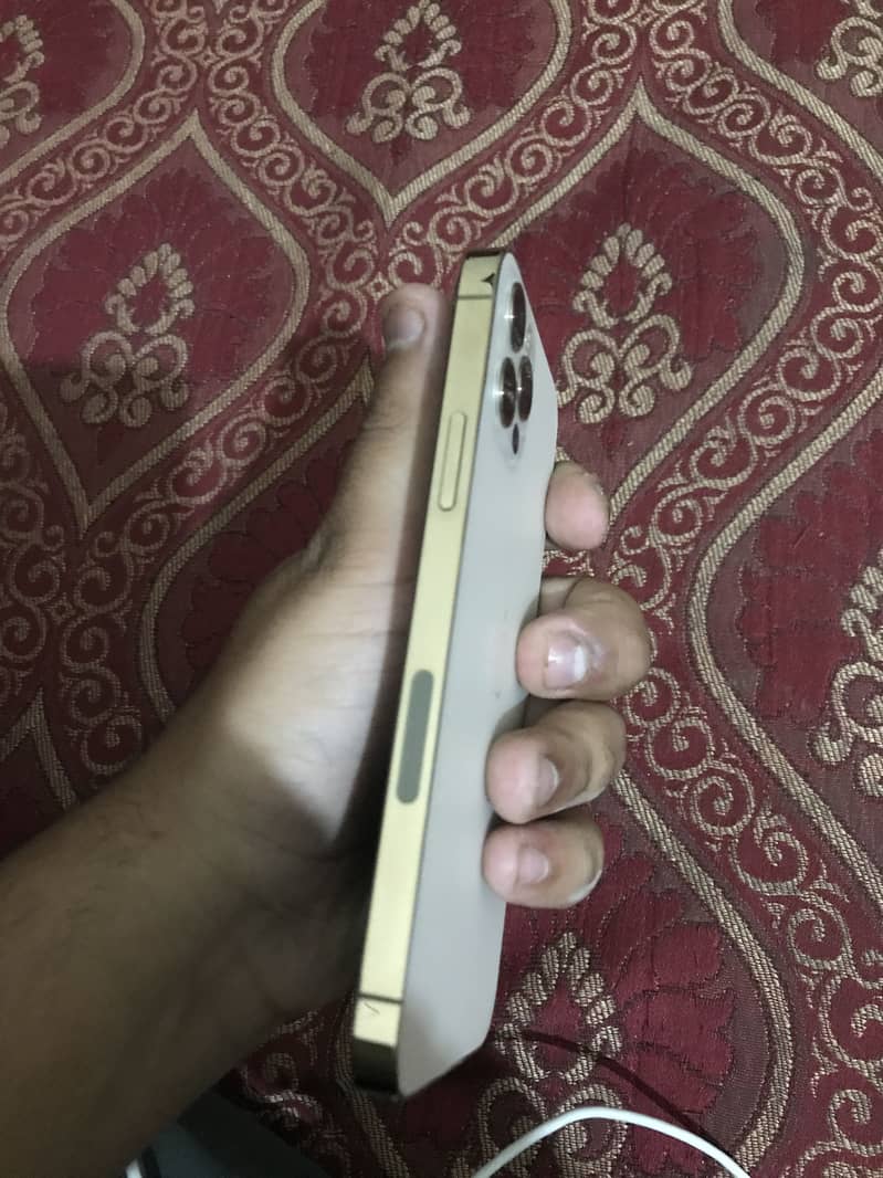 Apple iPhone 12 Pro 3