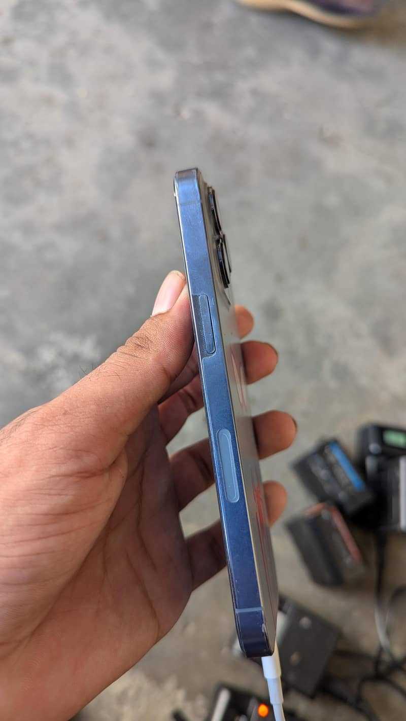 Apple iPhone 13 Pro 3