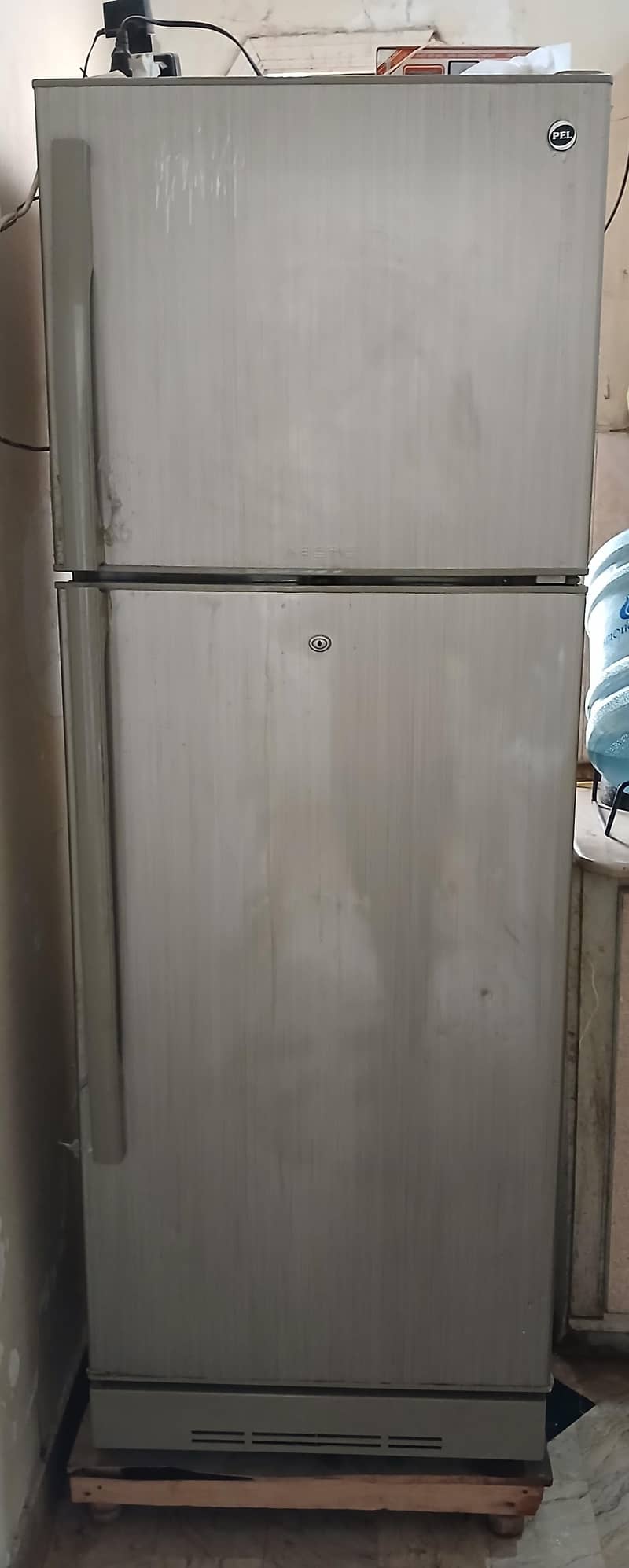 Refrigerator 0