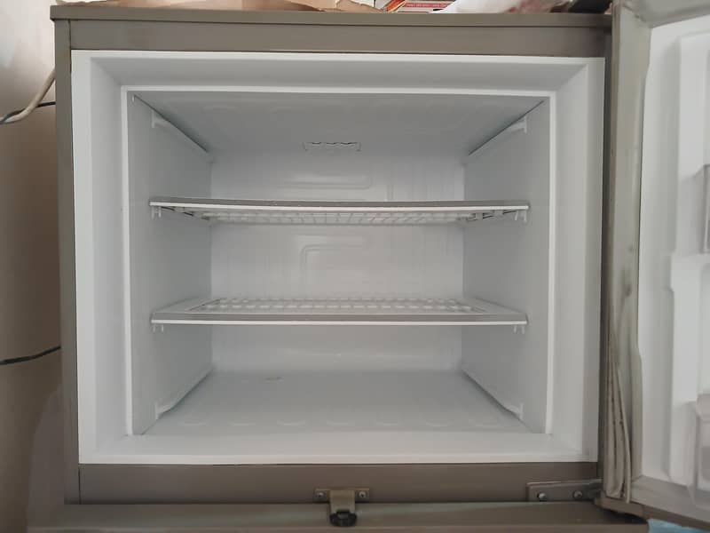 Refrigerator 4