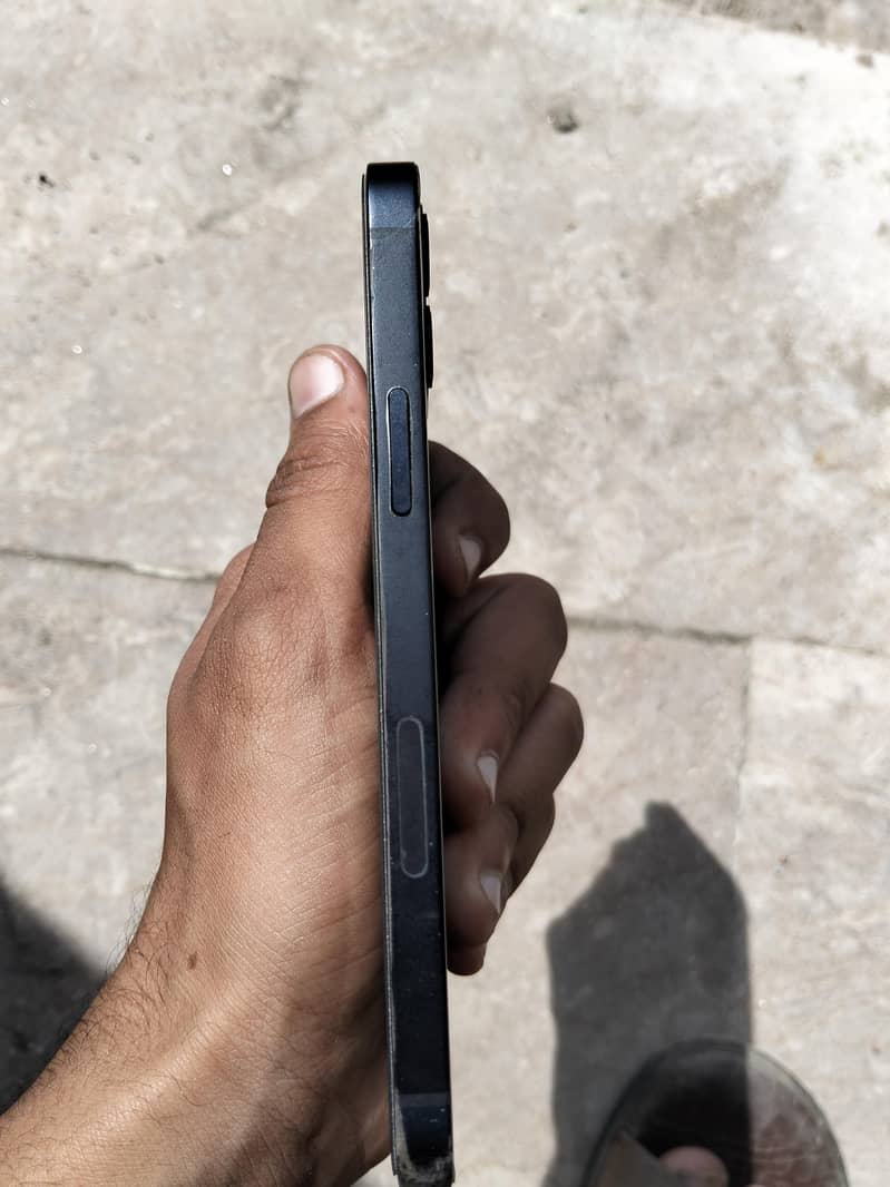 Apple iPhone 12 jv 1