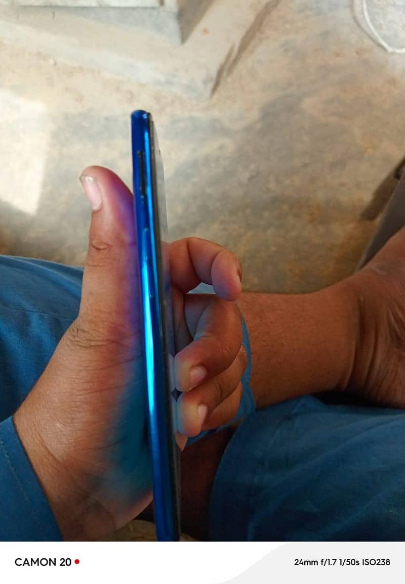 Realme 3 6