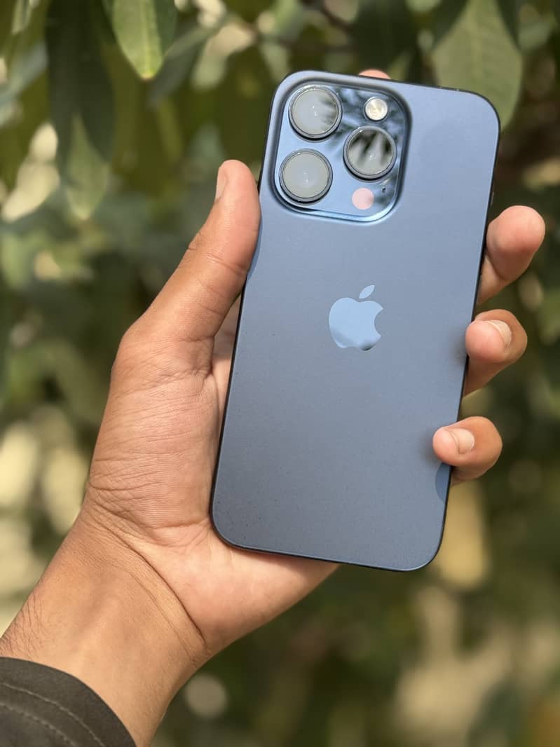Apple iPhone 15 Pro JV 0