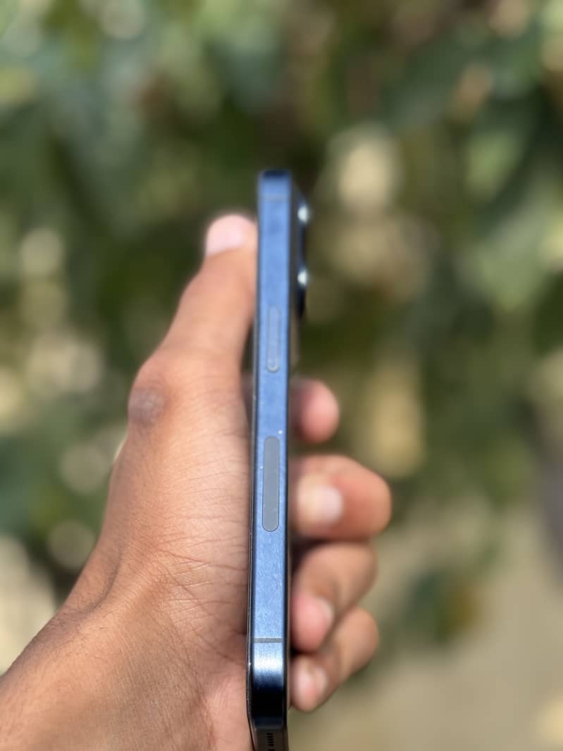 Apple iPhone 15 Pro JV 2