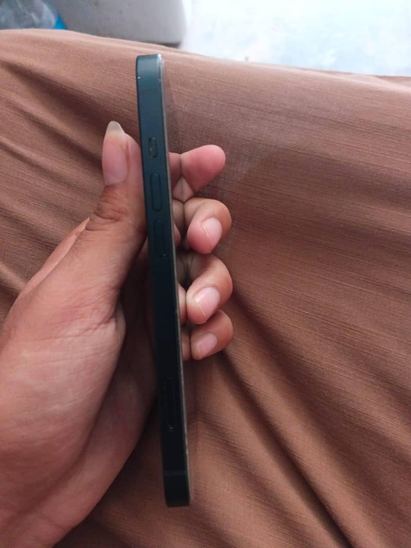 Apple iPhone 13 1