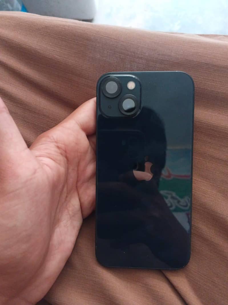 Apple iPhone 13 5