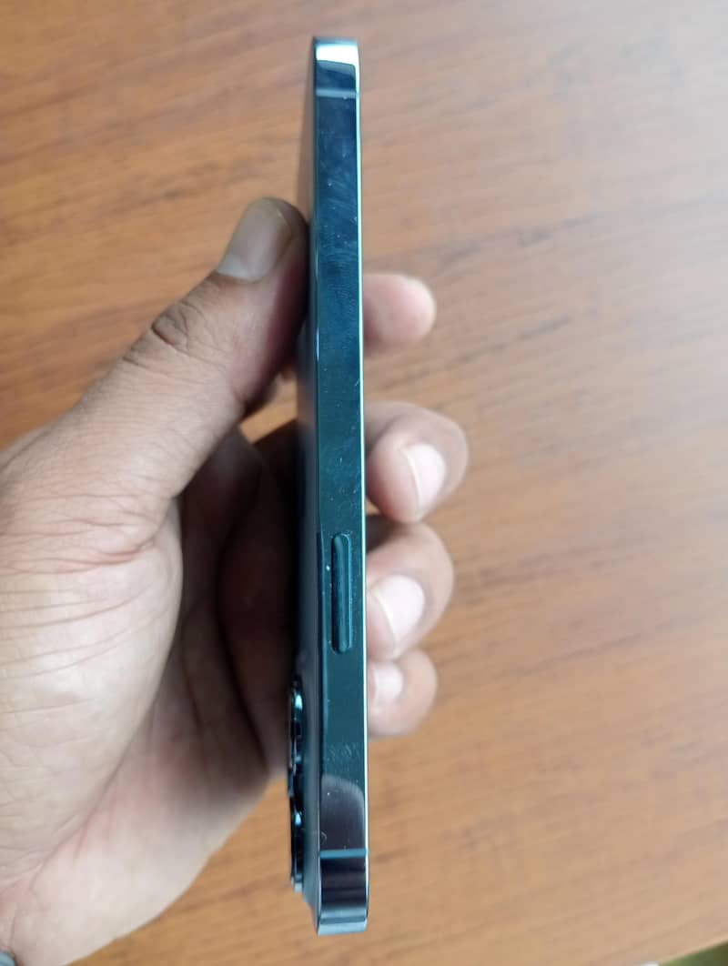 Apple iPhone 13 Pro 3
