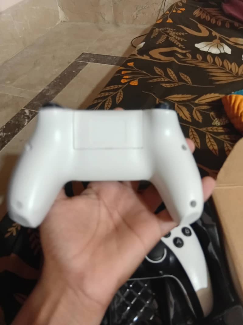Gamining stick with two controllers 3