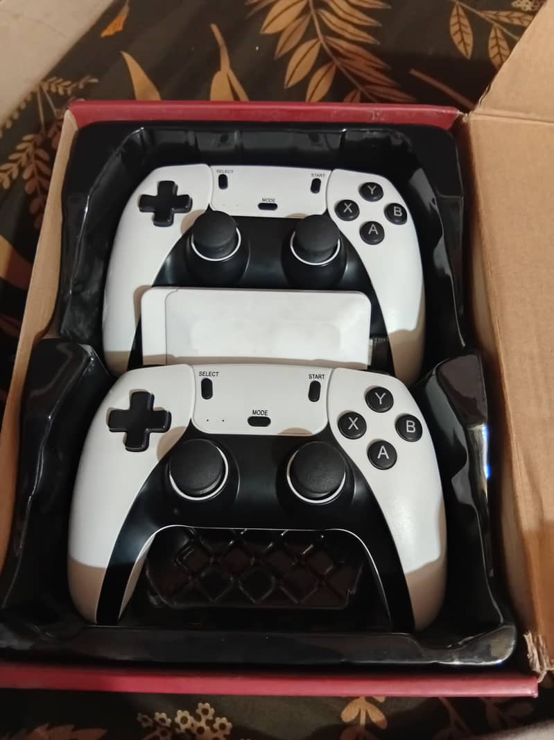 Gamining stick with two controllers 4
