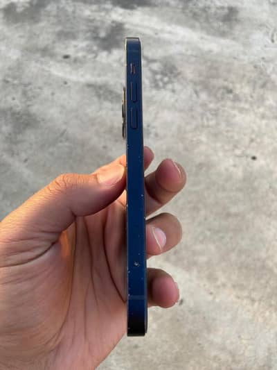 Apple iPhone 12