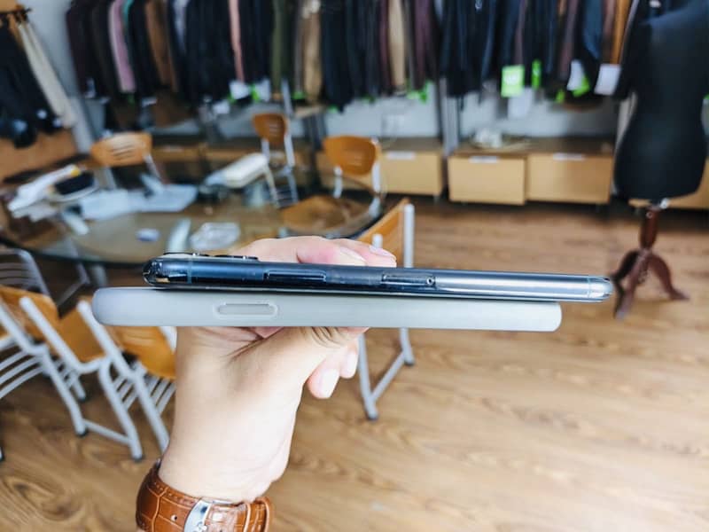 Apple iPhone 11 Pro Max 1