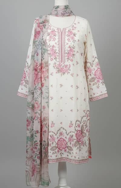 3 piece embroidered  lawn suit
