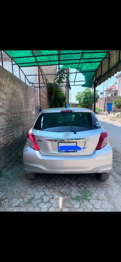 Toyota Vitz 2013