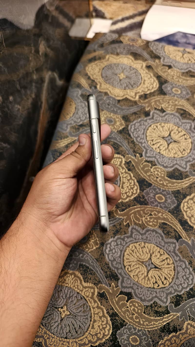 Google Pixel 8 2
