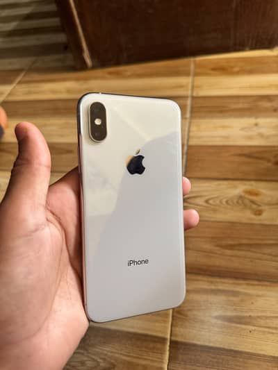 Apple iPhone XS 64gb nonpta 74 battery health