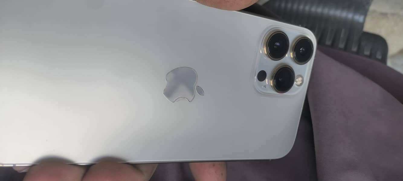 Apple iPhone 13 Pro Max 3