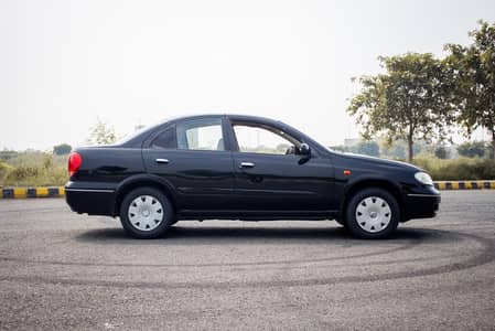 Nissan Sunny 2010
