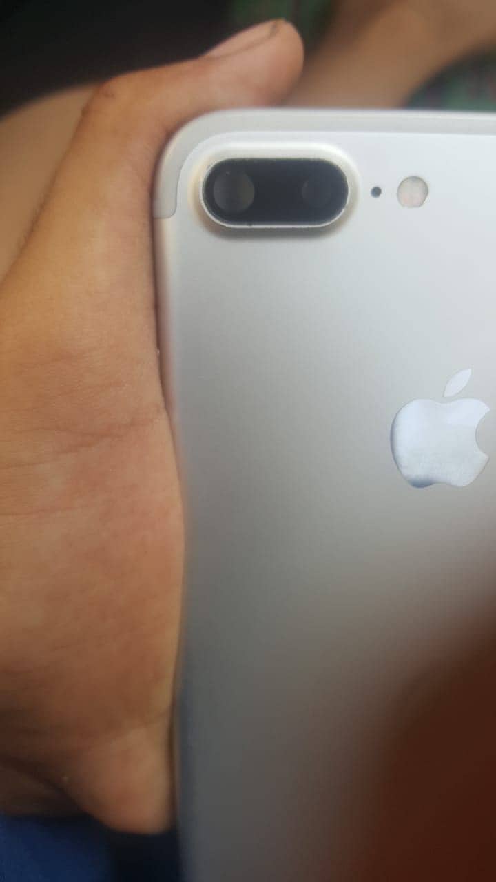 Apple iPhone 7 Plus 5
