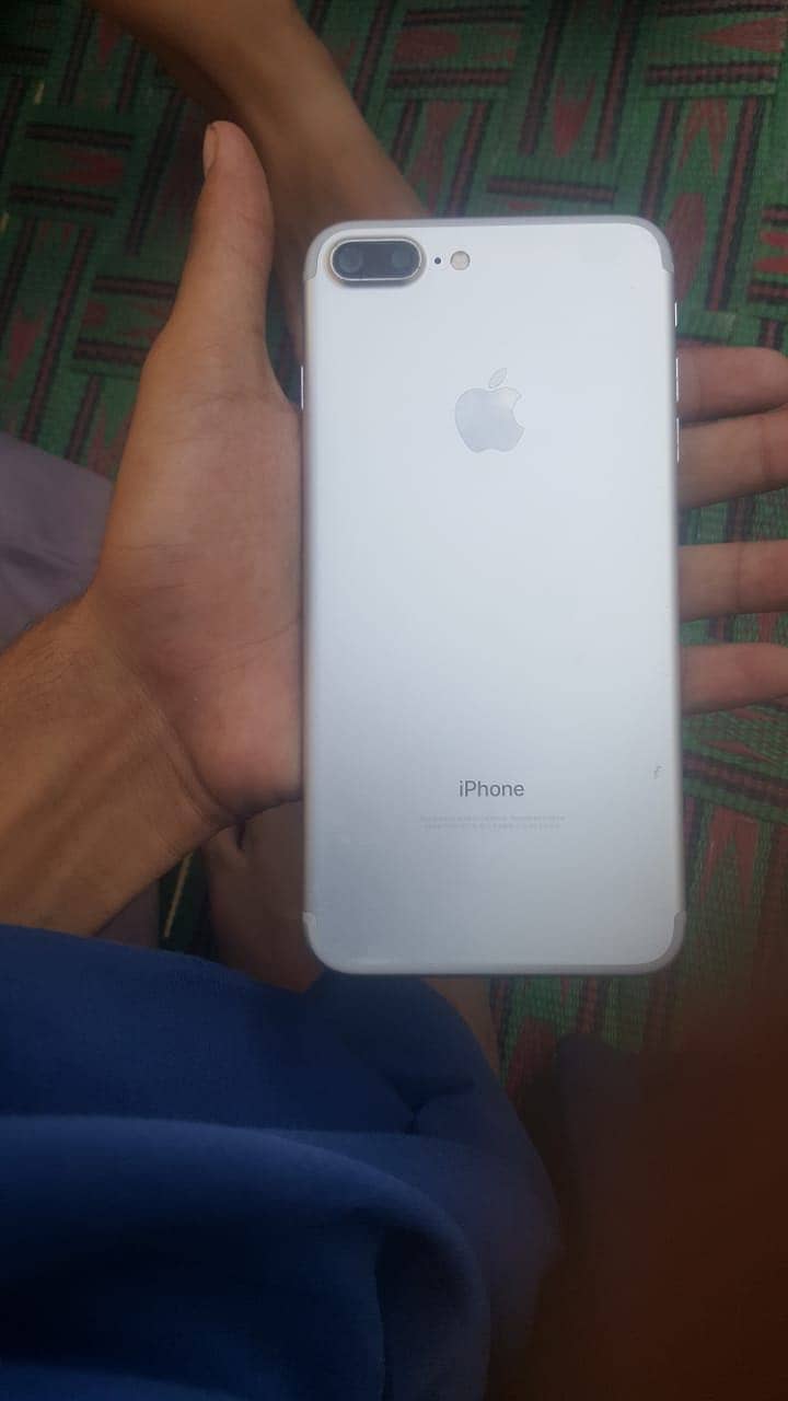 Apple iPhone 7 Plus 6