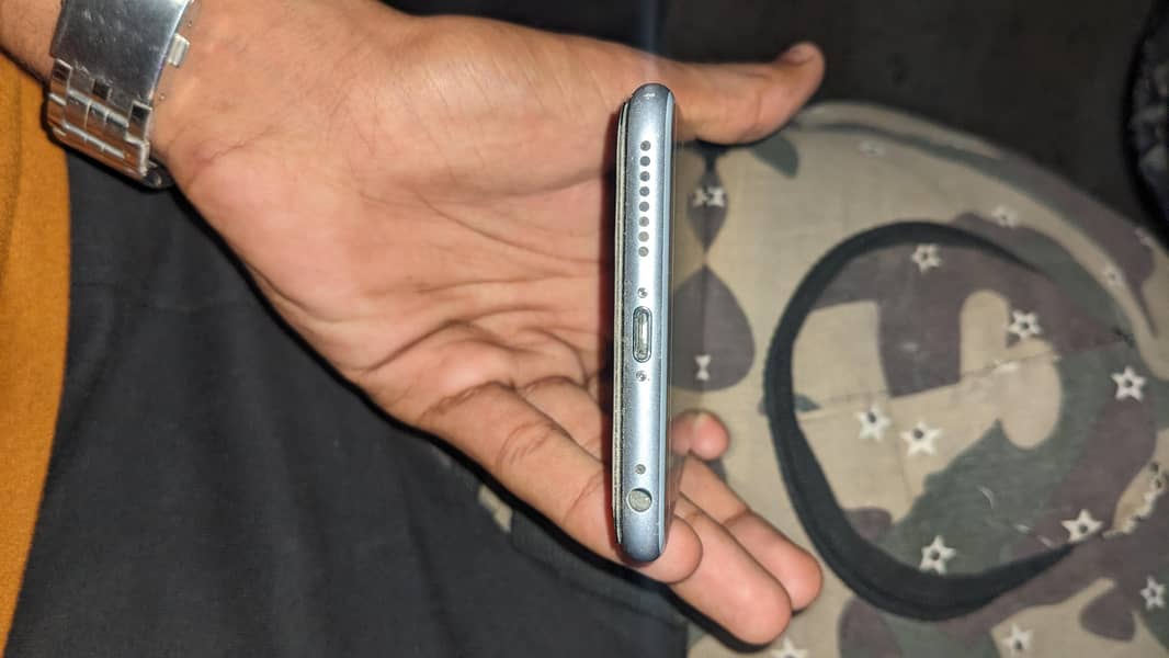Apple iPhone 6 Plus 3