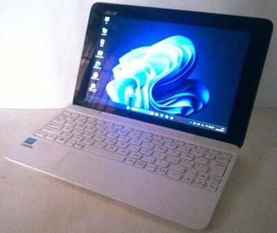 Deattachable ASUS Transformer 2-in-1 - Laptop + Tablet