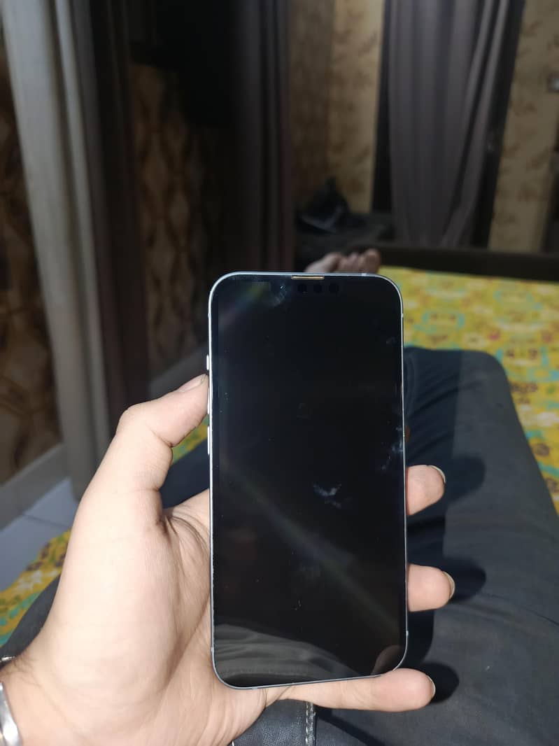 Apple iPhone 14 3