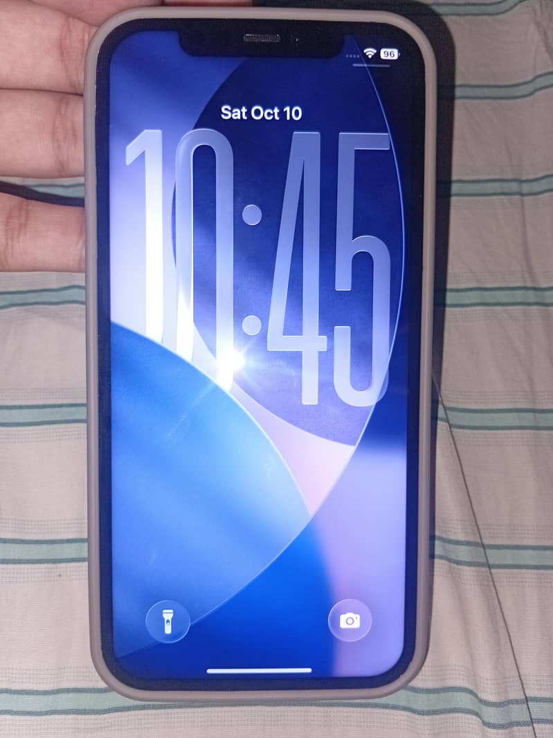 Apple iPhone 12 4