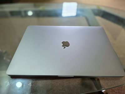 MacBook Pro 16-inch (2019) – Core i7 / 16GB RAM / 512GB SSD – 9.5/10
