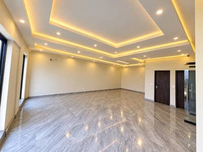 4 Marla Commercial Floor Available For Rent On Prime Location Huge Car Parking