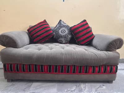 5 Seater Sofa For Sale - Stylish Grey & Red Sofa in Good Condition