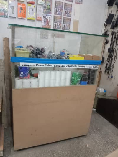 Sturdy Glass Display Counter / Shop Showcase (3ft x 1.8ft x 4ft)