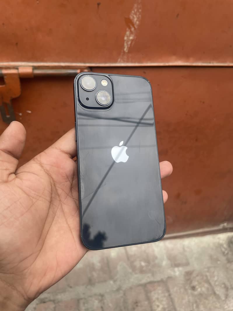 Apple iPhone 13 4