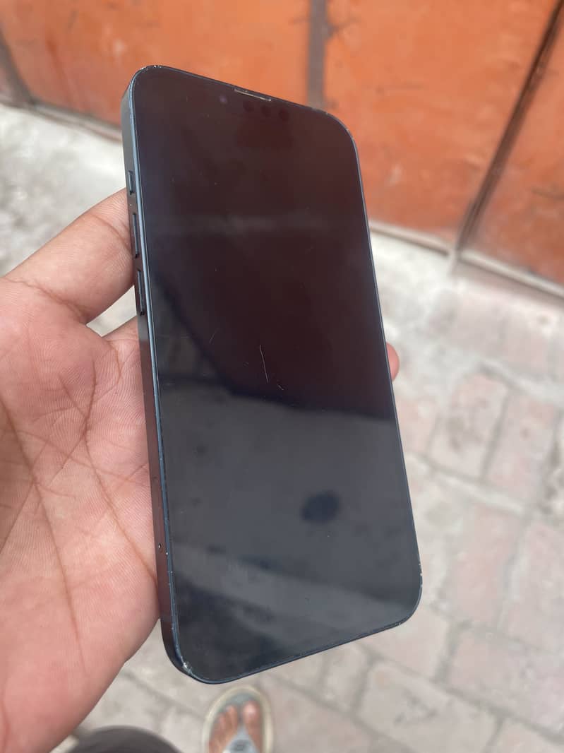 Apple iPhone 13 6