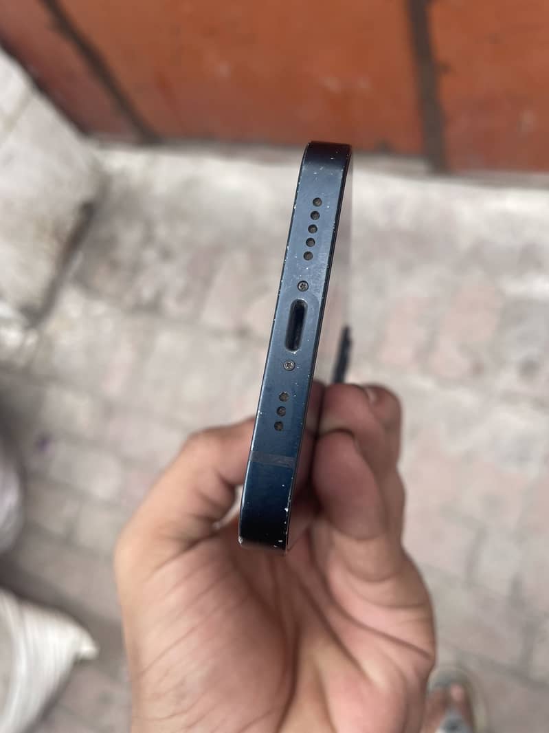 Apple iPhone 13 10