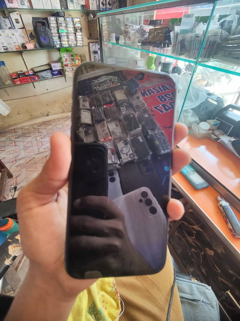 Apple iPhone 11 3