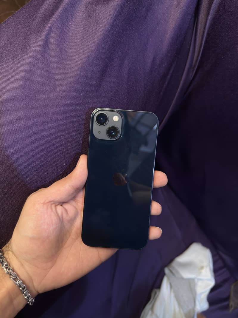 Apple iPhone 13 0