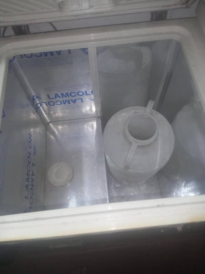waves fridge 1