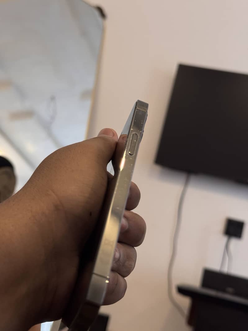 Apple iPhone 12 Pro 2