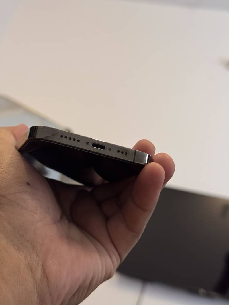 Apple iPhone 12 Pro 3