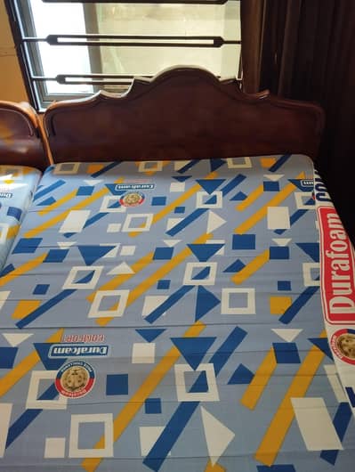 single bed with mattress