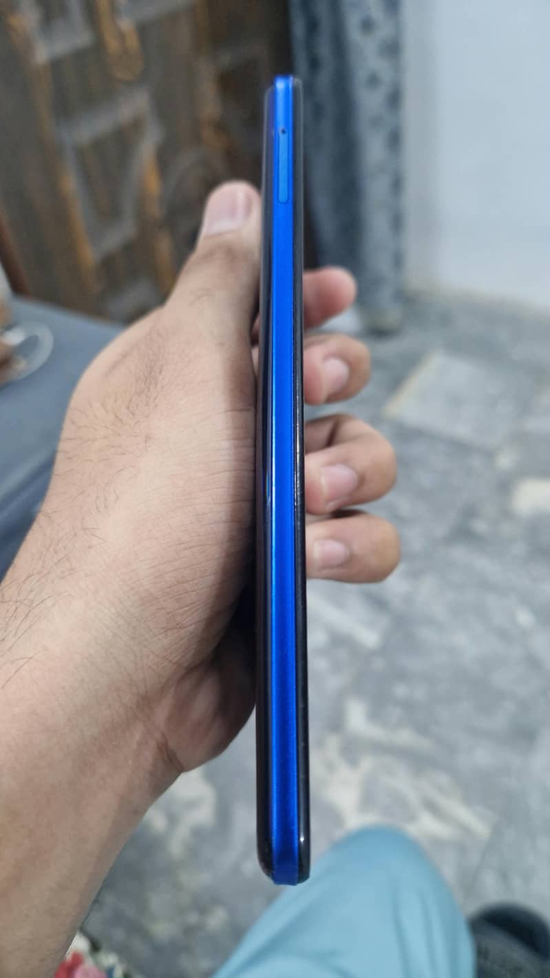 Sharp Aquos R5G 3