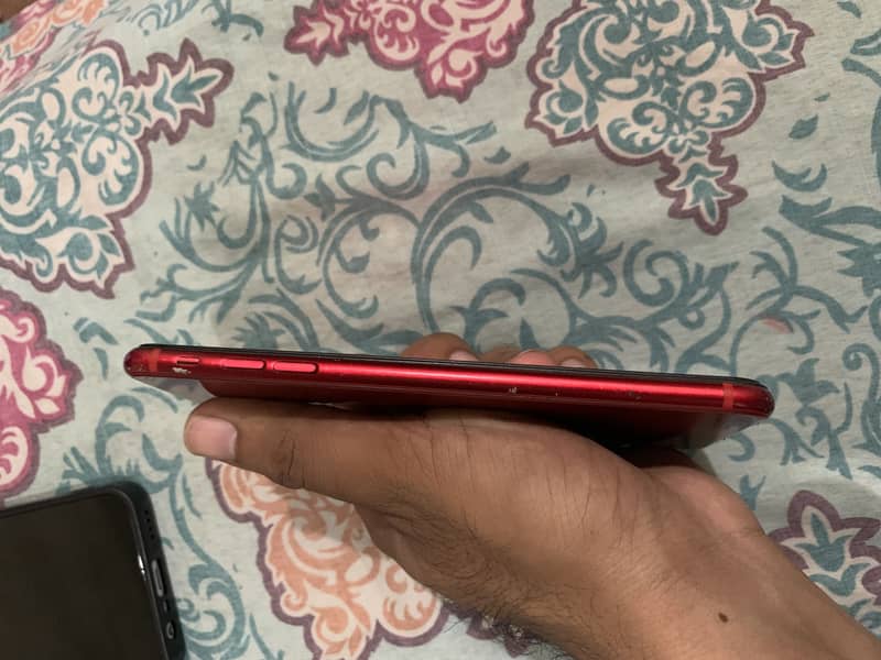 Apple iPhone 8 Plus 3