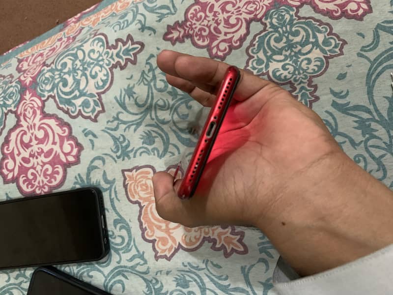 Apple iPhone 8 Plus 4