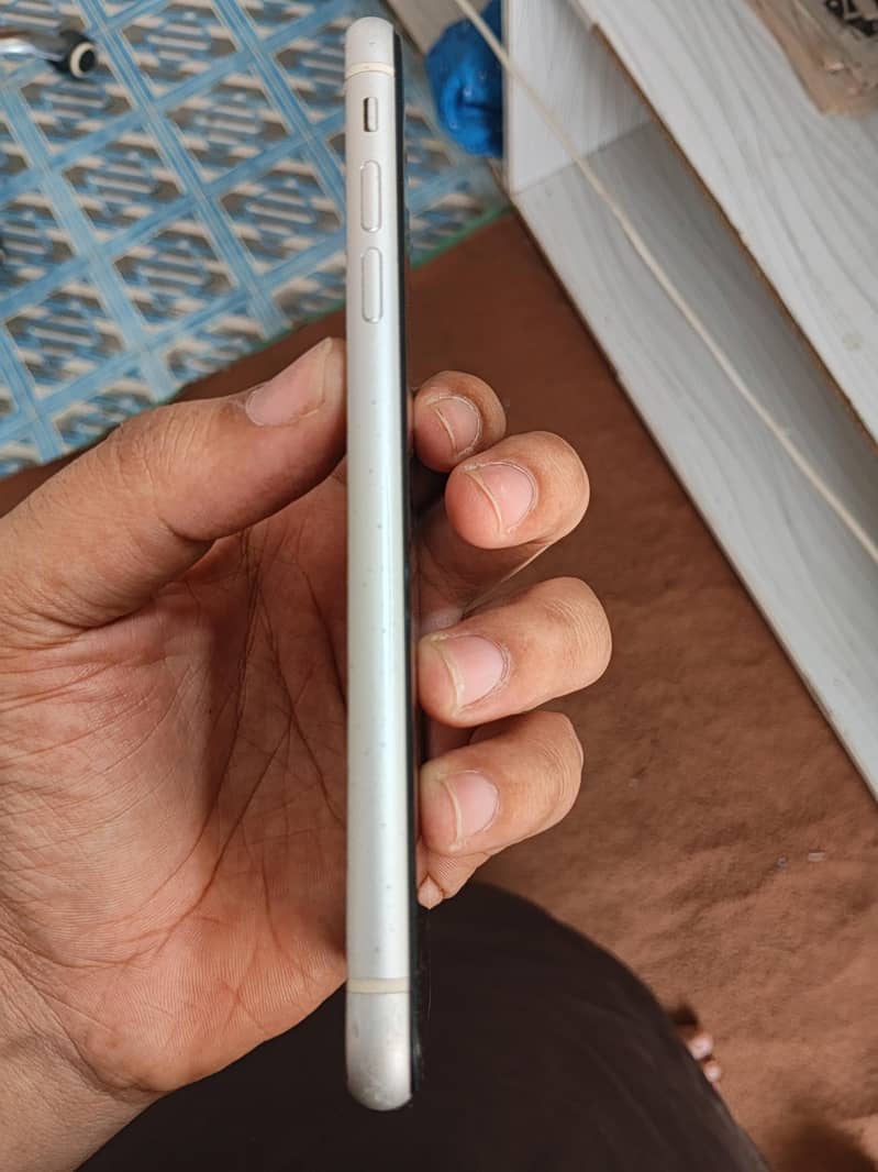 Apple iPhone 11 5