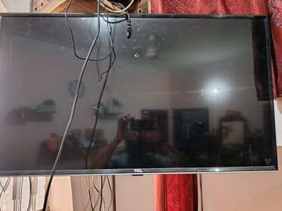 Broken Panel TCL 40 inch