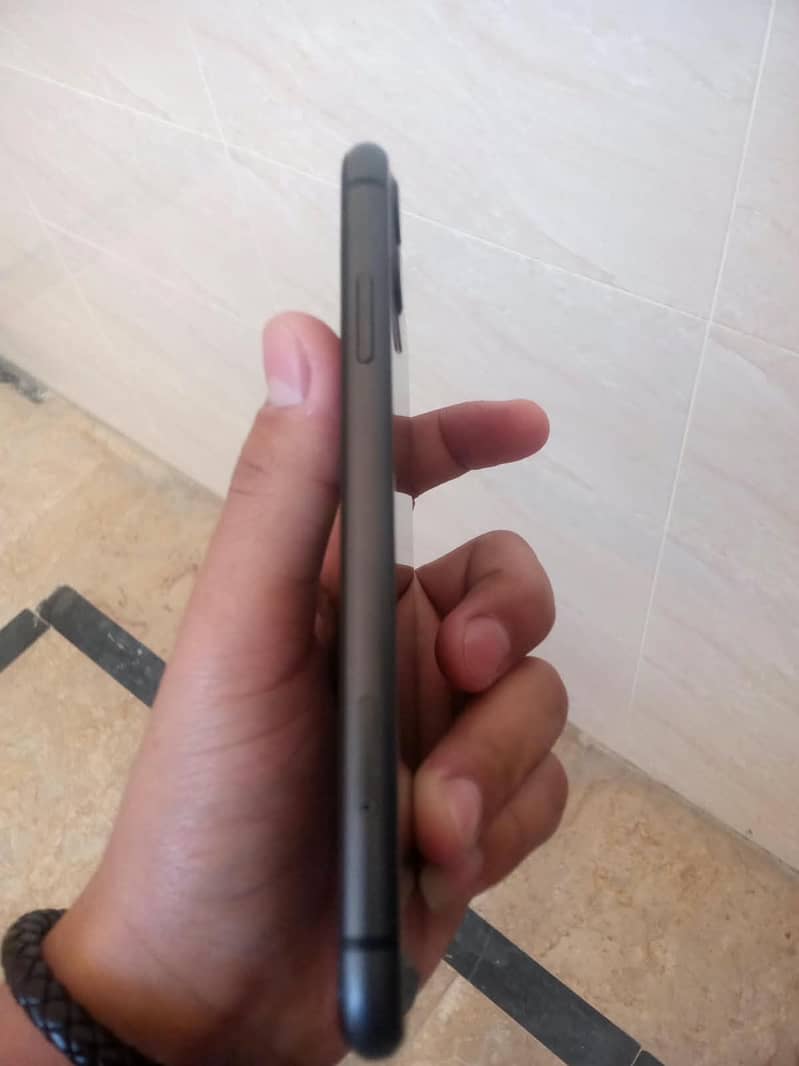Apple iPhone 11 1